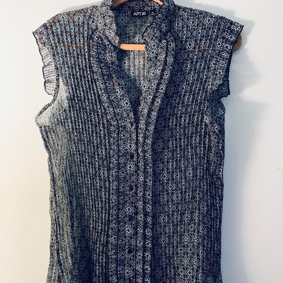 Apt. 9 Tops - Apt 9 Sleeveless, Ruffled, Sheer Blouse Size XL Apt. 9 Tops - Apt 9 Sleeveless, Ruffled, Sheer Blouse Size XL